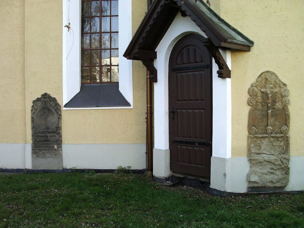 St. Laurentius, Leipzig-Leutzsch: A Village Parish Church 2 St. Laurentius, Leipzig-Leutzsch
