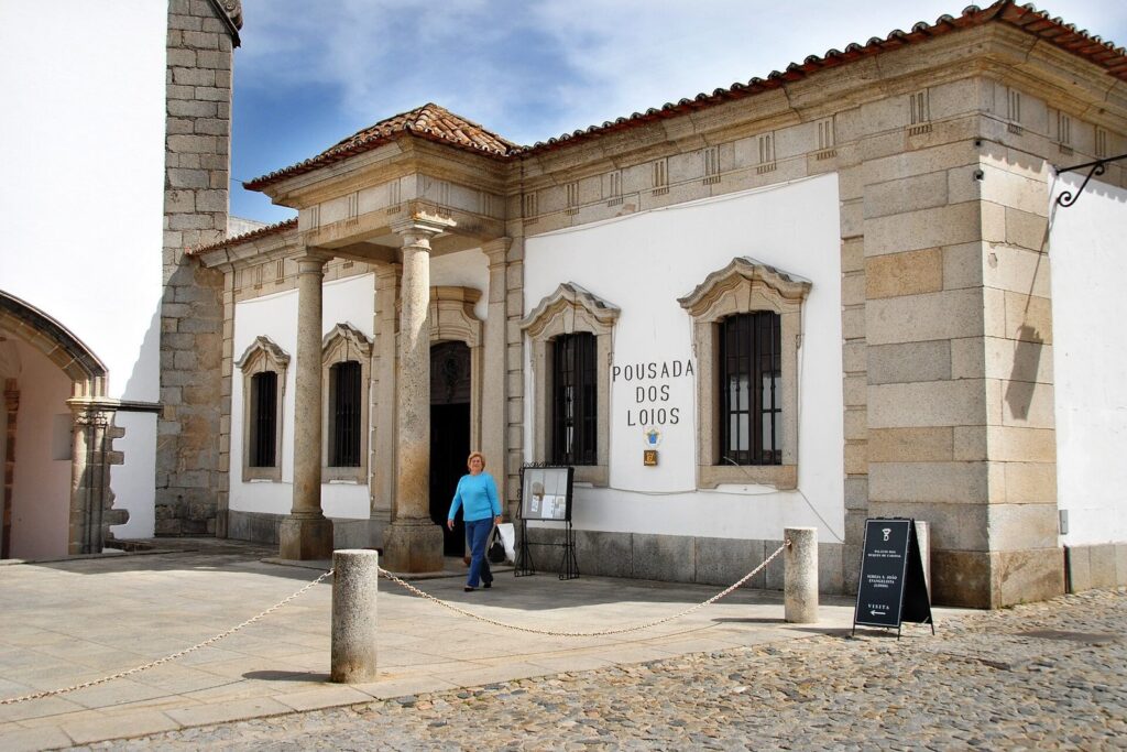 Lóios Convent: A Former Religious Complex in Évora, Portugal 1 Convento dos Lóios