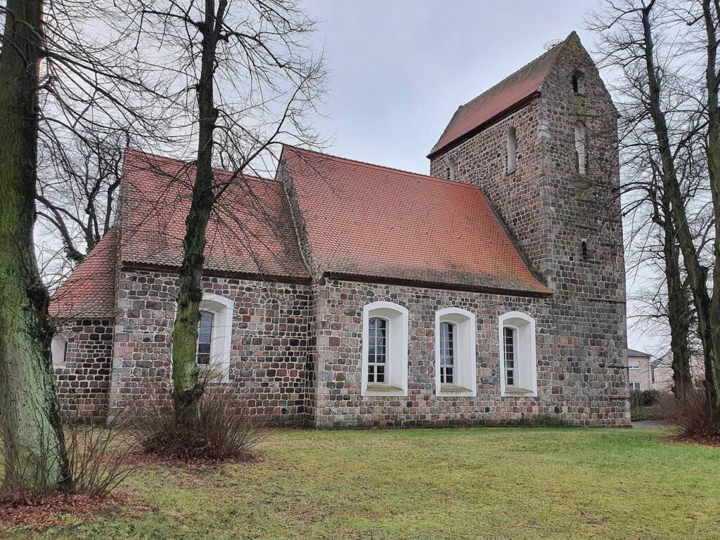 Waltersdorf (Schönefeld) Village Church: A Romanesque Church in Germany 1 Waltersdorf (Schönefeld) village church