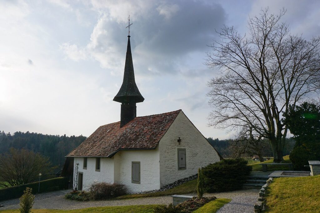 Rüti bei Lyssach Reformed Church: A Medieval Parish Church in Switzerland 1 Rüti bei Lyssach Reformed Church