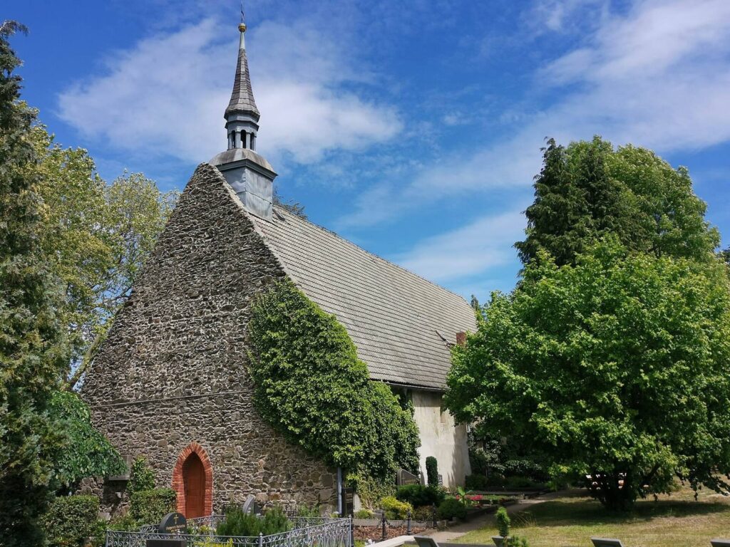 St. James Church in Ortrand: A Romanesque Church and Pilgrimage Stop 2 St. Jakobus (Ortrand)
