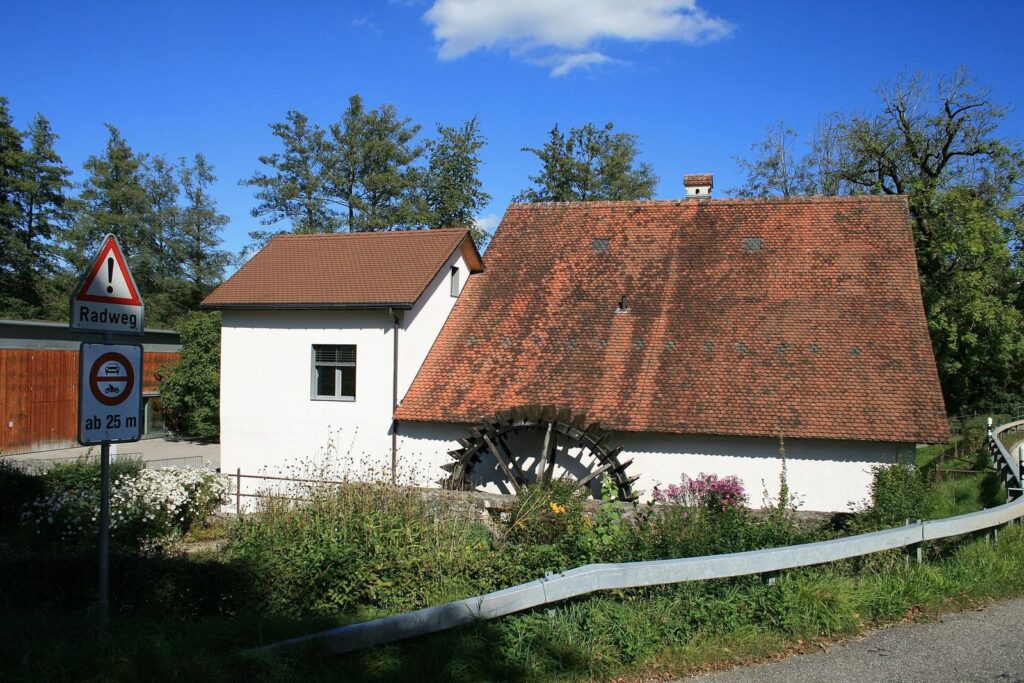 Schlossmühle (Hallwyl): The Historic Grain Mill of the Castle Precinct 1 Schlossmühle