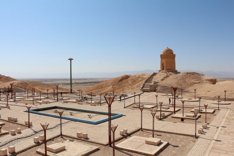 Gonbad-e Ali: A Seljuk Mausoleum in Iran