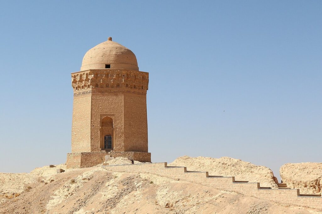 Gonbad-e Ali: A Seljuk Mausoleum in Iran 3 Gonbad-e Ali